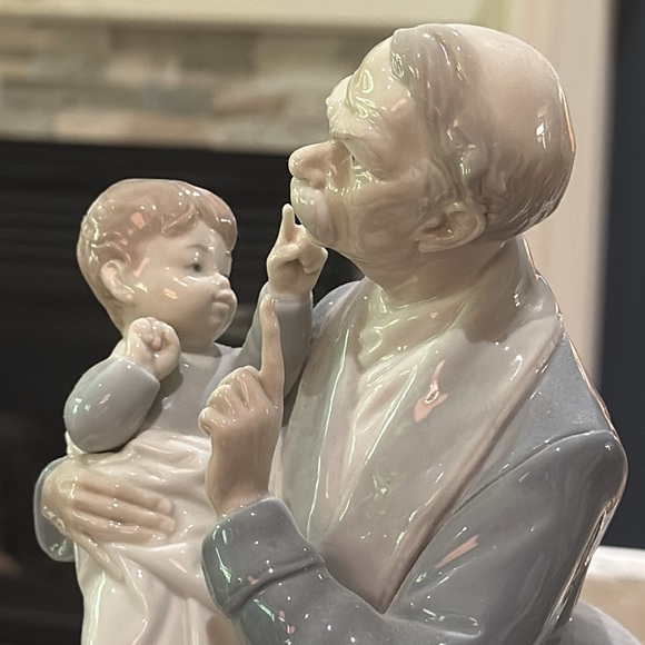 Lladro Retired Figurine, Grandfather #4654, Pristine, Vintage Unboxed - Picture 5 of 15